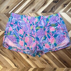 Lilly Pulitzer Ocean Trail Shorts Sz XL in Maldives Green Turtle Wave Print